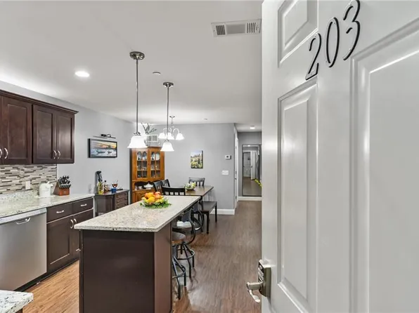 40 Saw Mill Dr #203, North Kingstown, RI 02852