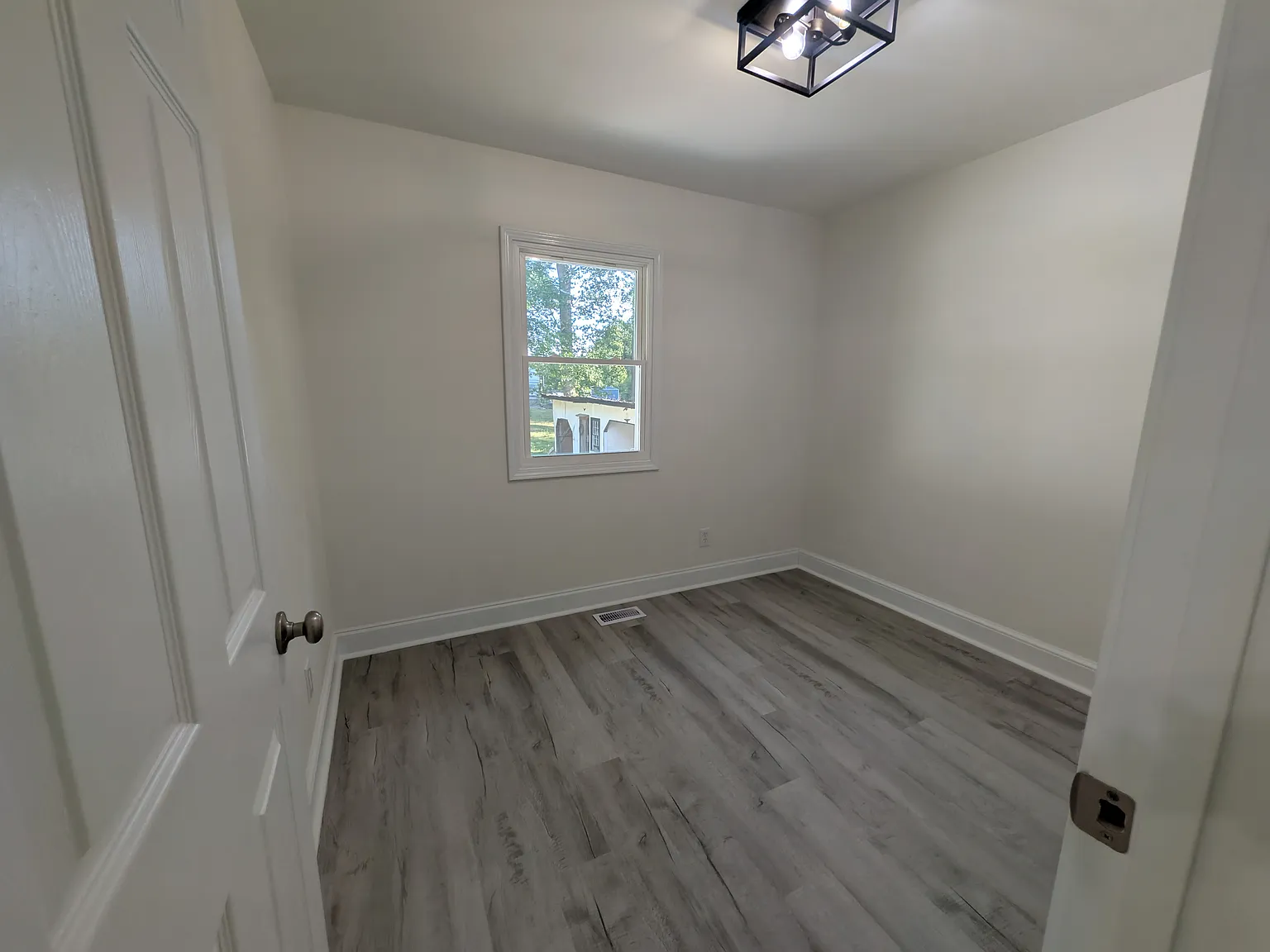 4 bed, 1553 sqft, $2,000 — Photo 3