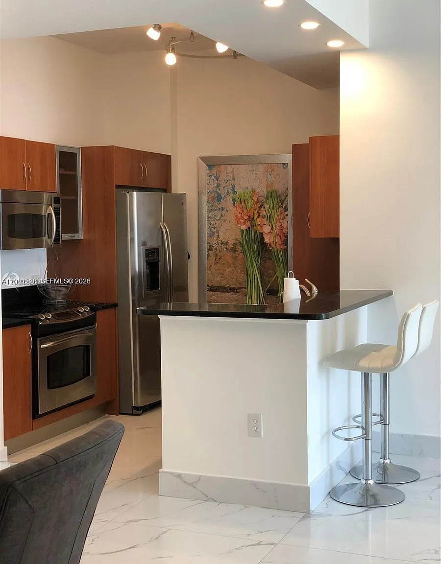 Venture At Aventura East — Photo 3