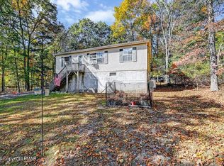 2223 Pinewood Ln, Stroudsburg, PA 18360