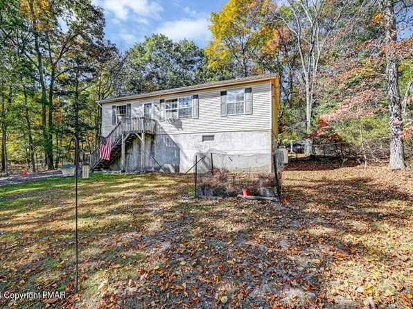 2223 Pinewood Ln, Stroudsburg, PA 18360