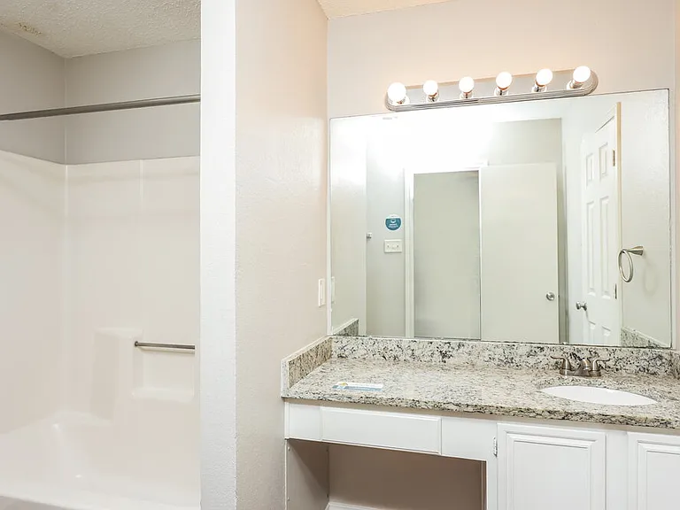 907 Park Place Blvd — Photo 10