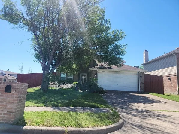 2007 Crosbyton Ln, Grand Prairie, TX 75052