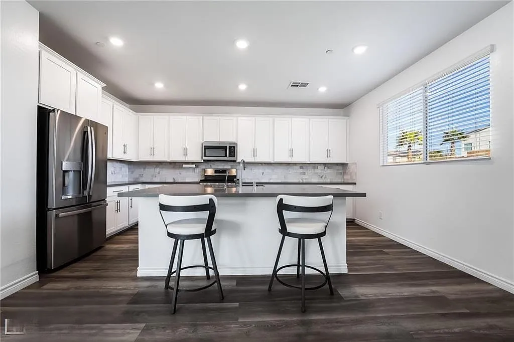 Nova Heights St, Henderson — Photo 4