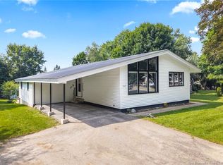 141 Saint John St, Woodstock, NB E7M2T9
