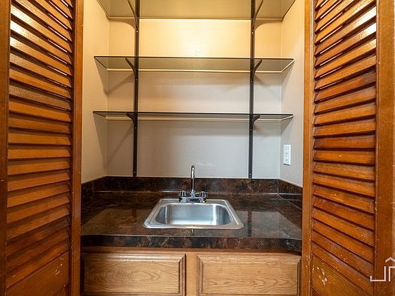 4th image of 3606 Fieldwood Dr