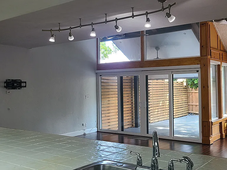 Living room /dining room / kitchen.