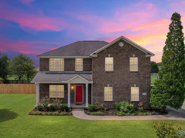 314 Ravens Crest Dr, New Market, AL 35761