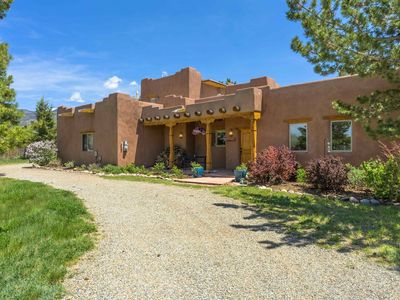 9 Desiderio Rd, Arroyo Seco, NM, 87514