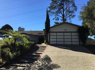 40 Cedar Ln, Orinda, CA 94563