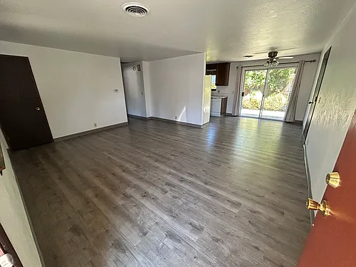 925 SW I St Photo 1