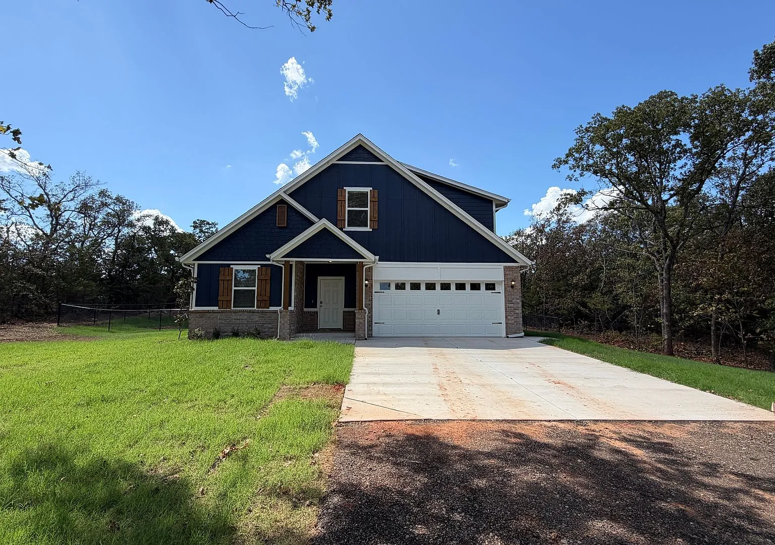 New Construction 4 Bedroom, 3 Bathroom on a 1.77 Acre Lot in Ridge Creek Addition! — Photo 2