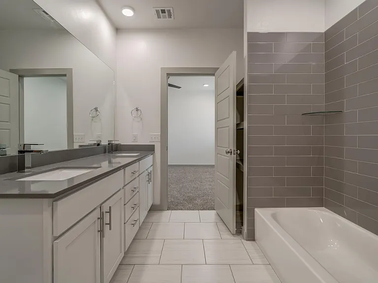 13513 Vinita Dr — Photo 10