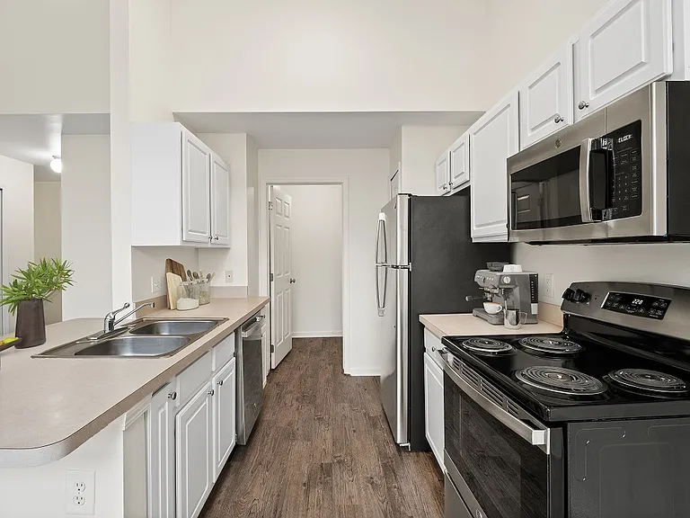 Central Park Estates — Photo 18