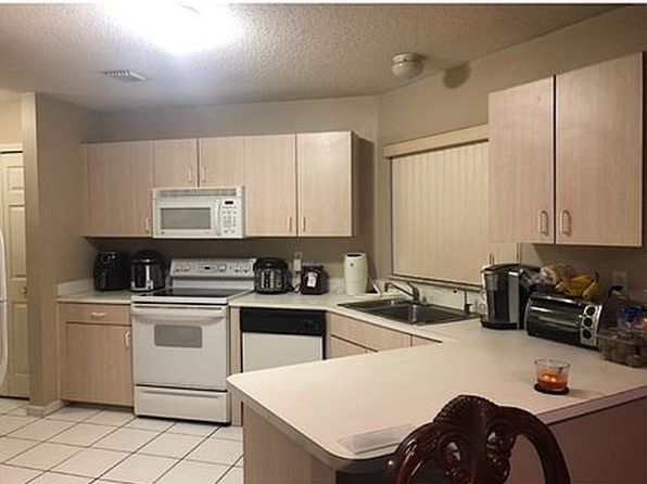 140 Weybridge Cir APT C