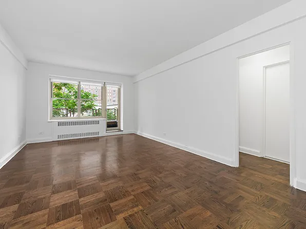 40 Park Avenue image 1 of 18