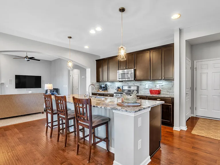 15745 Diamante Dr — Photo 18
