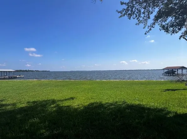 103 Briarwood Dr, Mabank, TX 75156