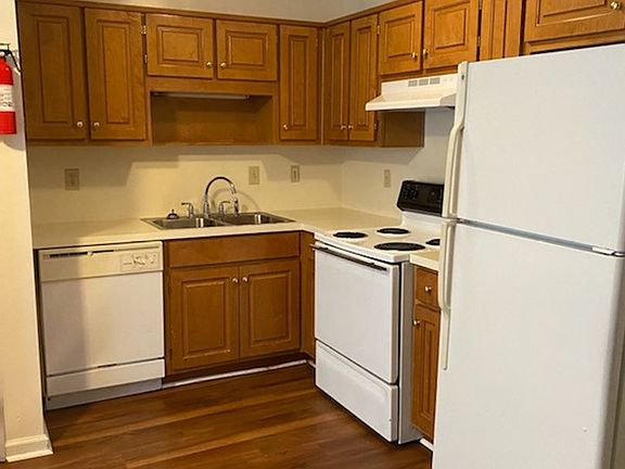 3rd image of 1018 11th Ave APT C