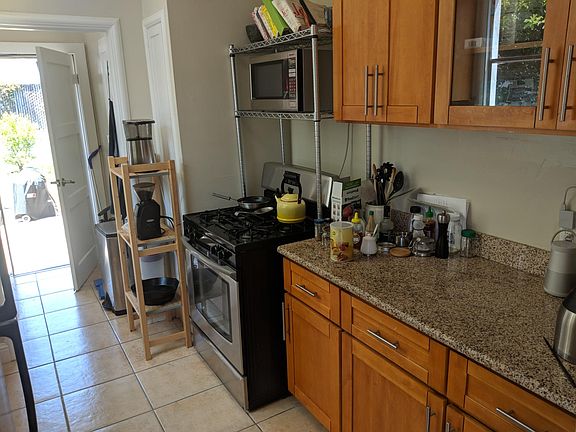 3rd image of 739 Kearney St