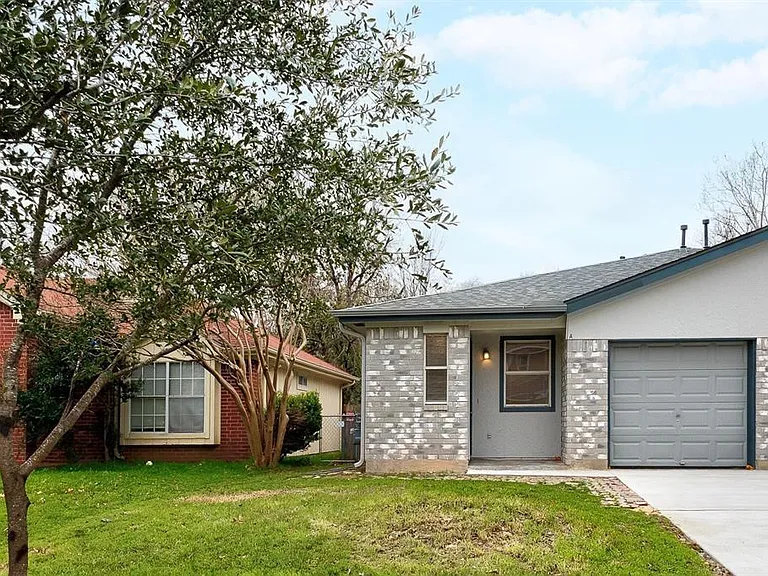 8103 Willet Trl #A — Photo 6