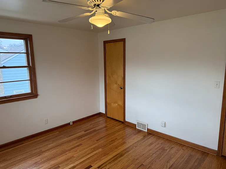 1158 Meadowbrook Ave SE — Photo 9
