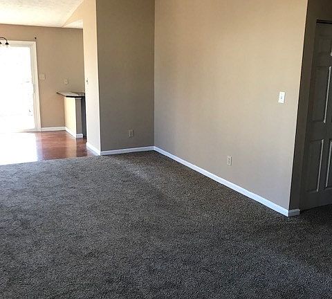 3rd image of 3721 W Woodhaven Dr