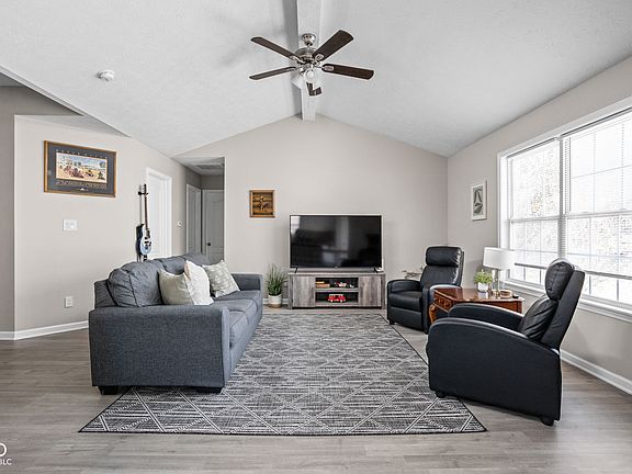 5th image of 762 Courtney Cir