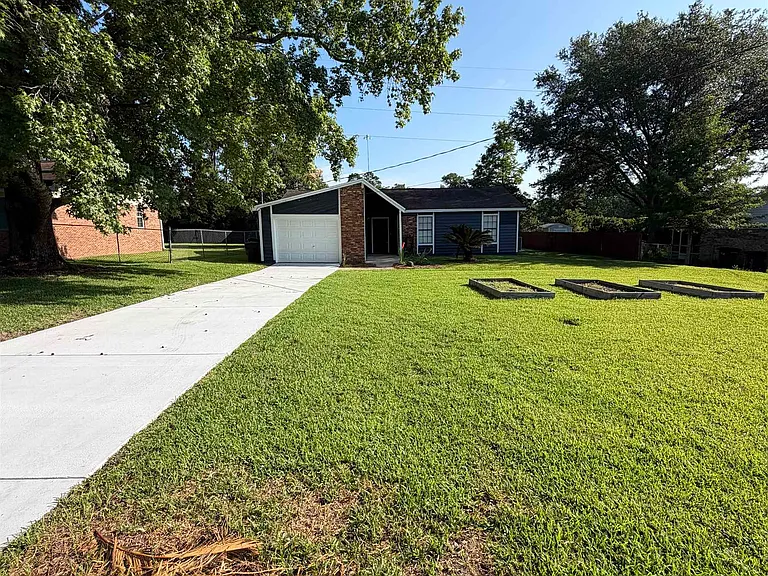 2434 Dundee Dr — Photo 3