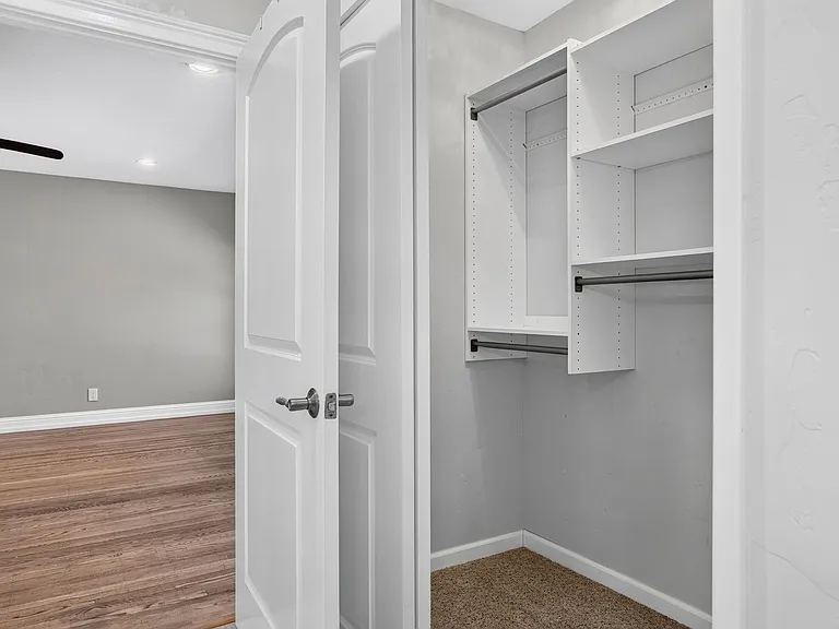 2907 Eccleston Ave — Photo 40