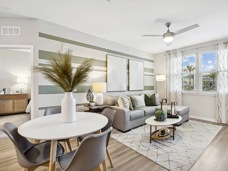 Westshore Palm Bay — Photo 11
