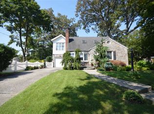 25 Pinewood Ln #L, New Hyde Park, NY 11040