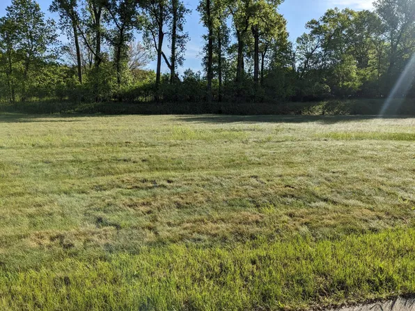 2170 Clubhouse Dr, Lake City, MN 55041