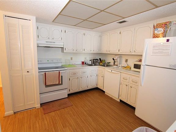 5th image of 855 Bayway Blvd APT 303