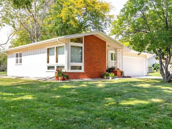 1217 Garfield Ave, Ames, IA 50014