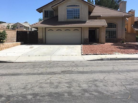 3rd image of 1146 E Geraldine Ave