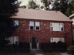 20 Village Walk UNIT 20, Wilton, CT 06897