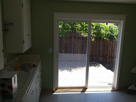4th image of 1600 Oregon Dr