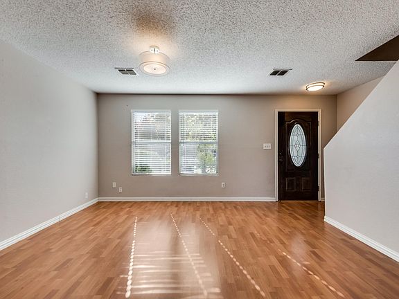 3rd image of 4604 Courtside Dr