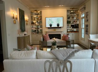 48 Spring St APT 14, Greenwich, CT 06830