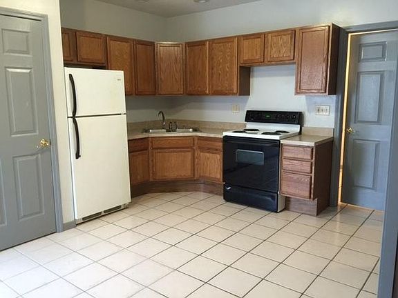 Kitchen with nice storage