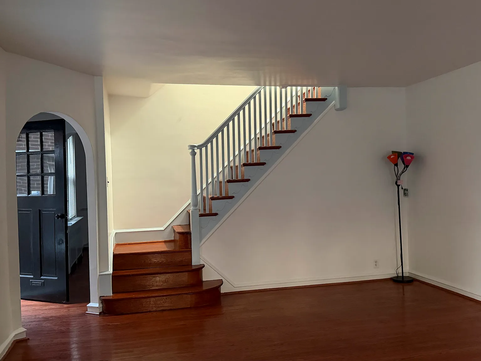 3 bed, 1.5 bath, 1600 sqft, $2,000 — Photo 3