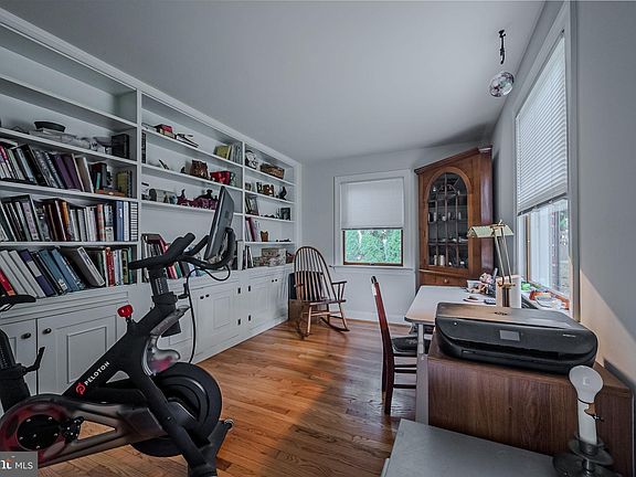 2nd image of 3 Brookside Pl