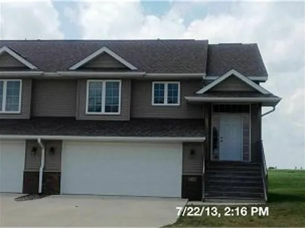 135 S Park Ridge Rd, North Liberty, IA 52317