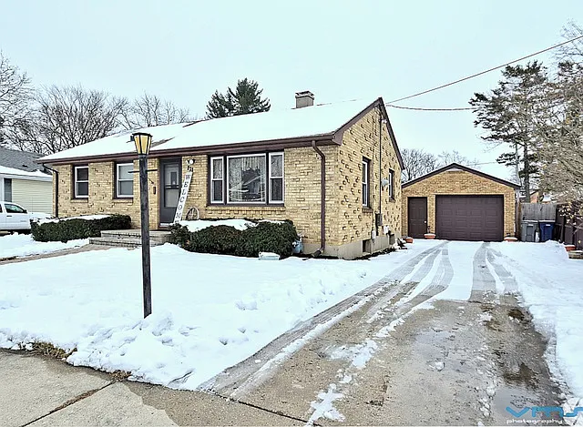 833 Kate St photo 1