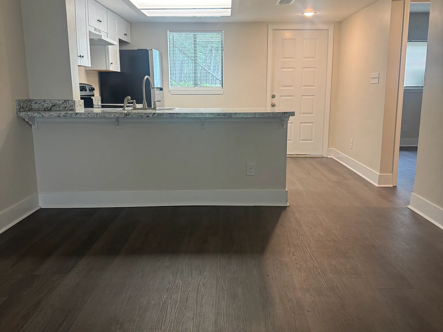 2 bed, 917 sqft, $1,300 — Photo 4