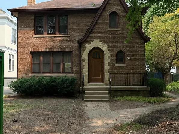 5332 North Diversey BOULEVARD, Whitefish Bay, WI 53217