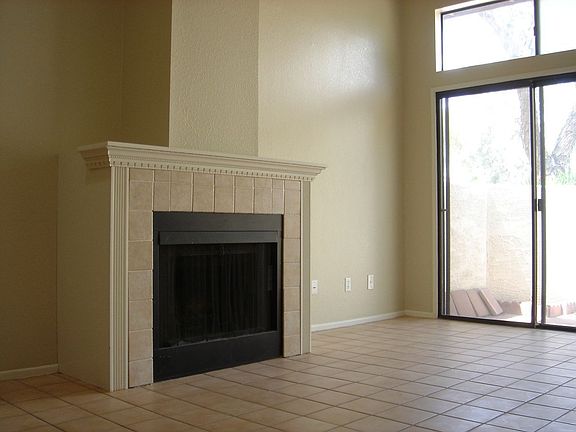 2nd image of 3987 N Paseo De Las Canchas