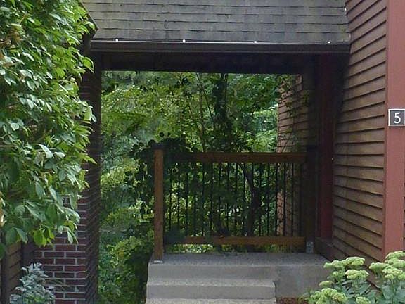 3rd image of 5 Woodridge Ln