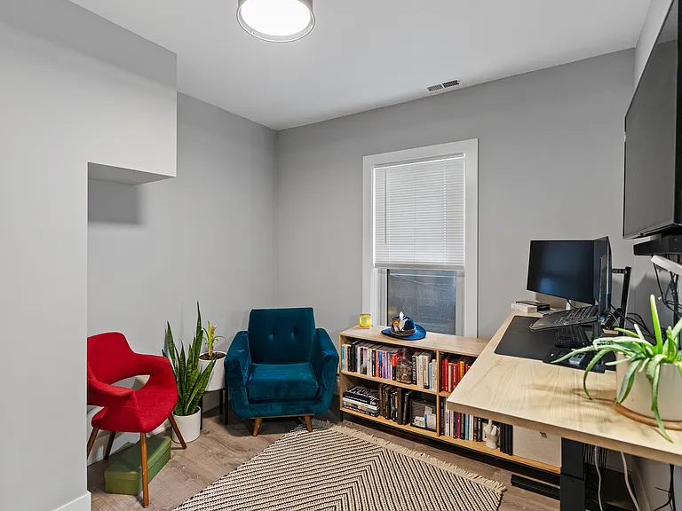 452 N May St #CH1 — Photo 7
